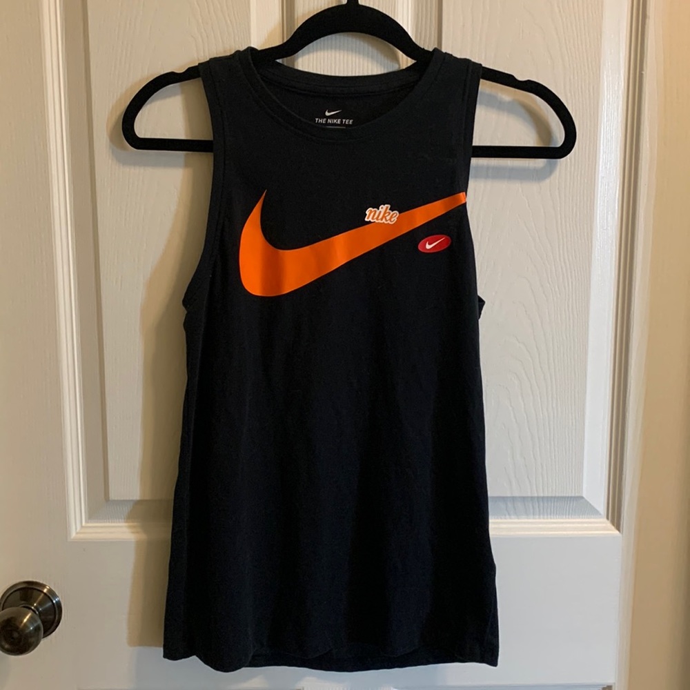 XS black women’s Nike tank